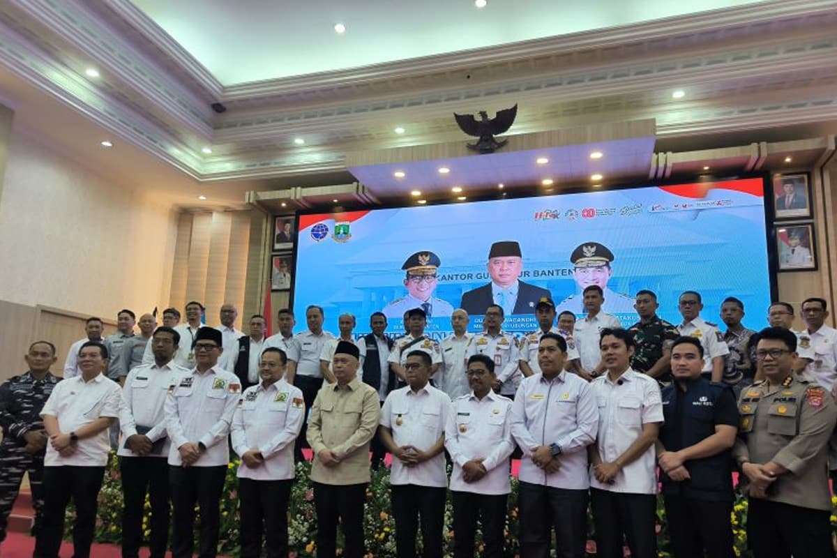 Pemerintah Batasi Operasional Truk Sumbu Tiga di Banten